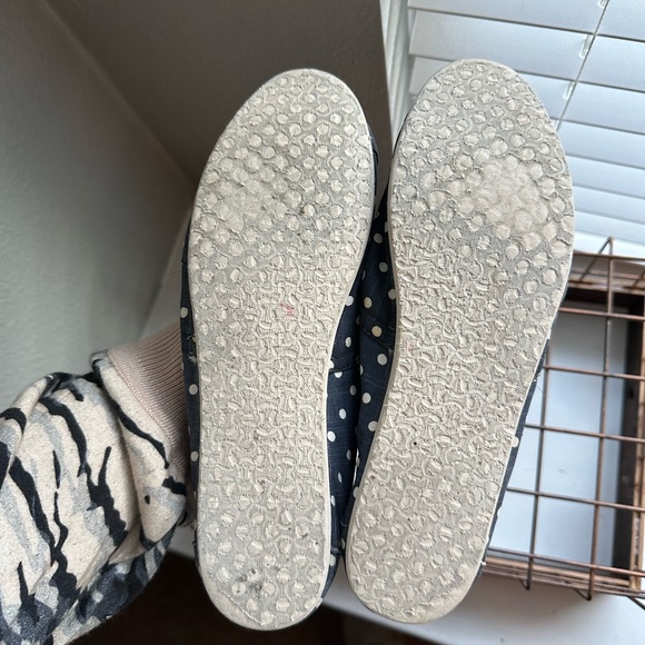 TOMS Alpargatas Navy Polka Dot - Picture 7 of 7